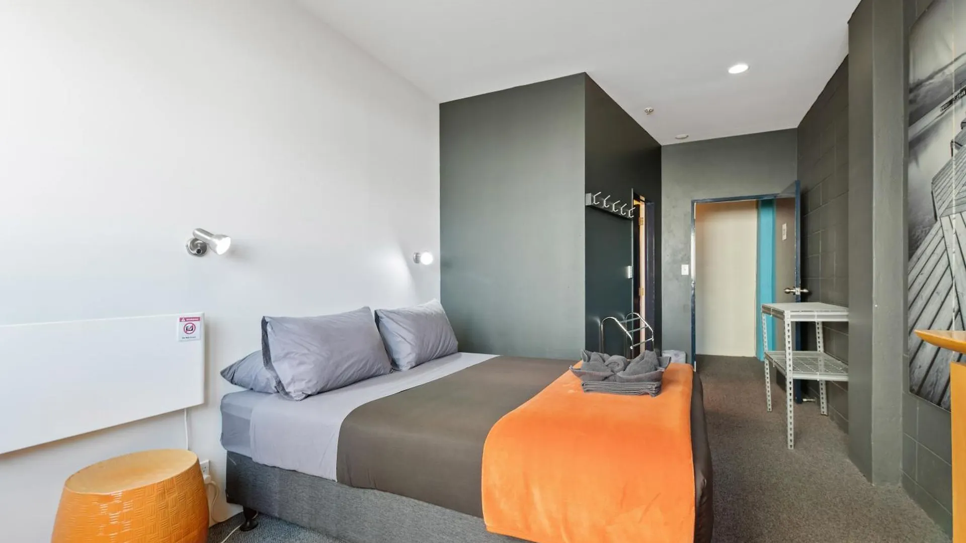 Rock Solid Backpackers Rotorua Hostel