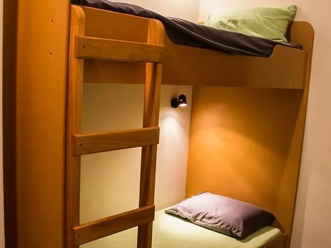 Hostel Rock Solid Backpackers Rotorua New Zealand