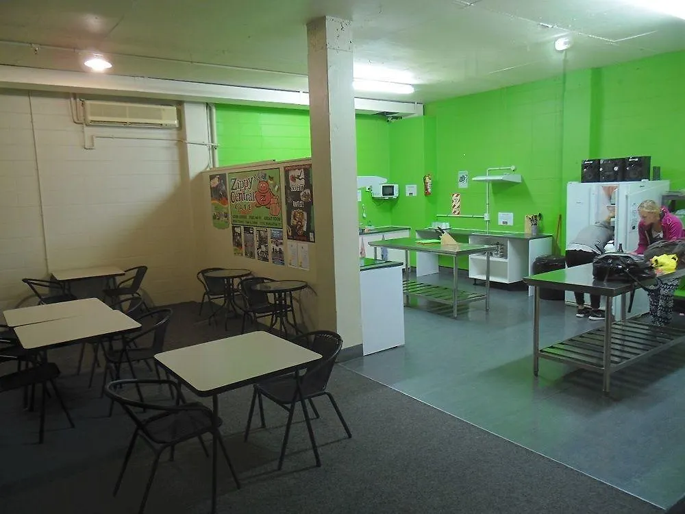 Hostel Rock Solid Backpackers Rotorua New Zealand