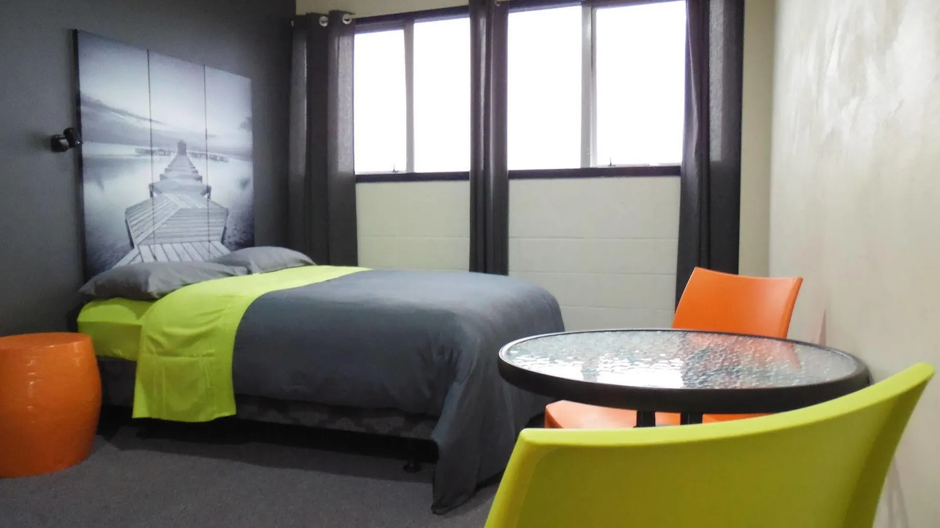 Hostel Rock Solid Backpackers Rotorua New Zealand